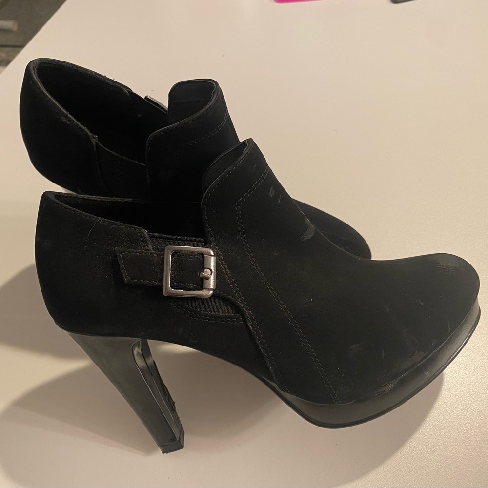 Fioni bootie heels